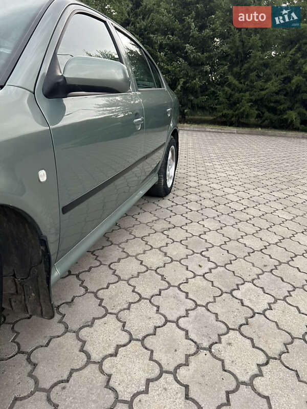 Лифтбек Skoda Octavia 2002 в Павлограде