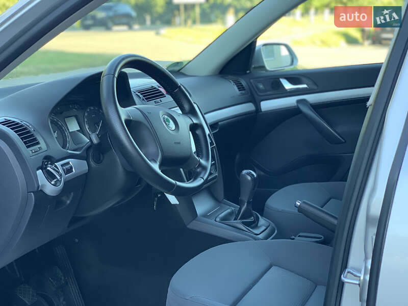 Универсал Skoda Octavia 2006 в Староконстантинове