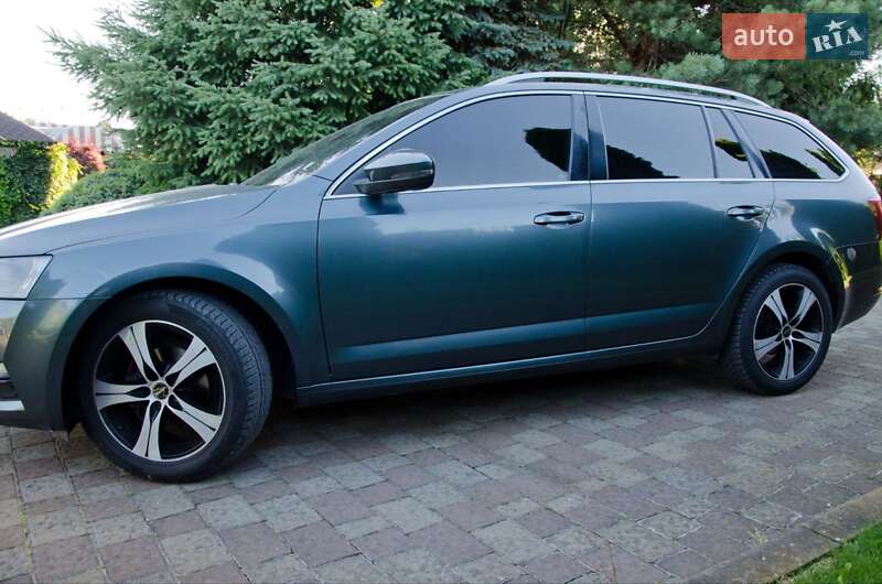 Универсал Skoda Octavia 2019 в Сарнах