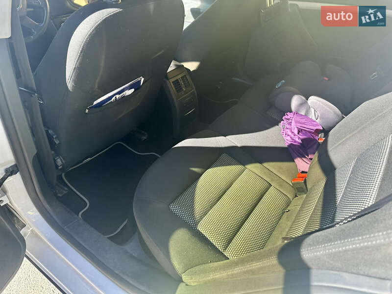 Универсал Skoda Octavia 2010 в Черновцах