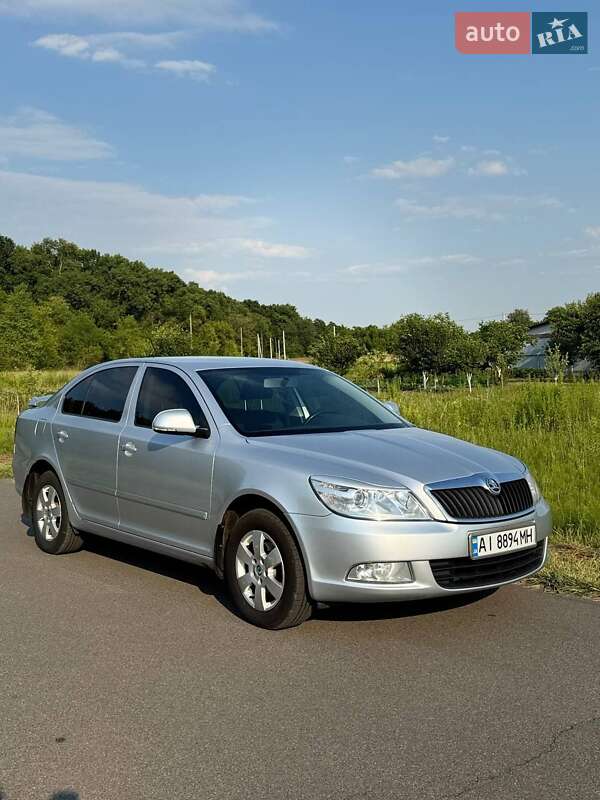 Лифтбек Skoda Octavia 2012 в Березане