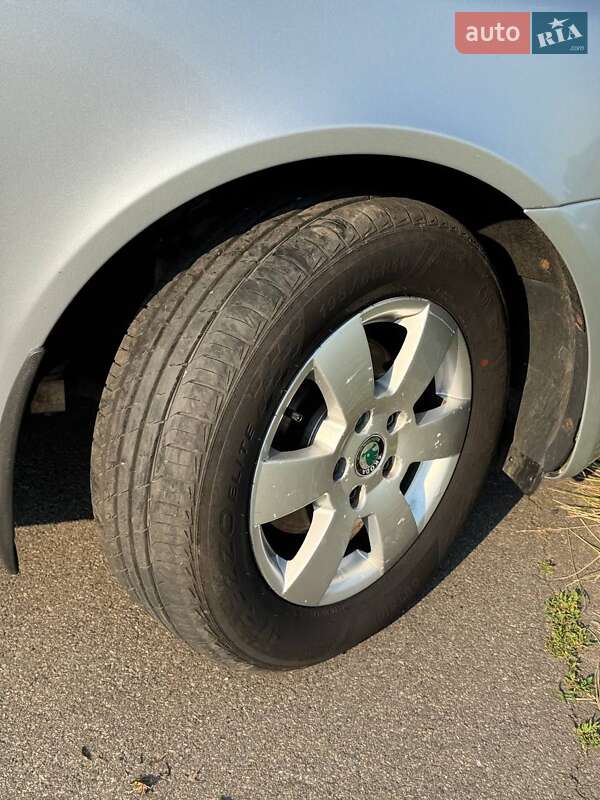 Лифтбек Skoda Octavia 2012 в Березане