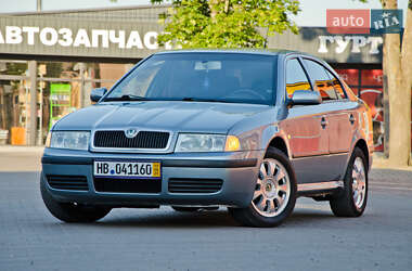 Лифтбек Skoda Octavia 2004 в 