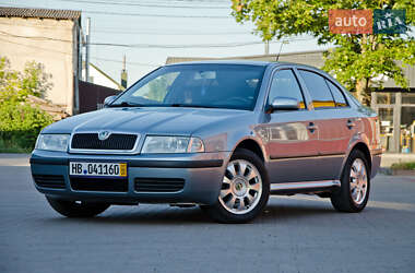 Лифтбек Skoda Octavia 2004 в 