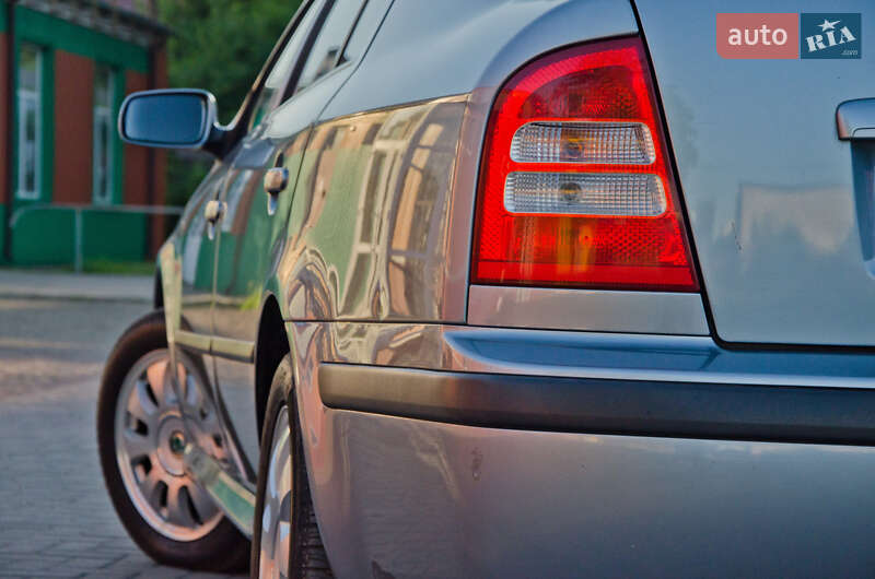 Лифтбек Skoda Octavia 2004 в Сарнах