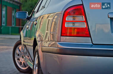 Лифтбек Skoda Octavia 2004 в 