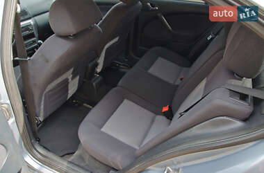 Лифтбек Skoda Octavia 2004 в 