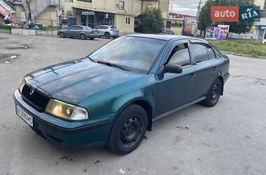 Ліфтбек Skoda Octavia 1998 в 