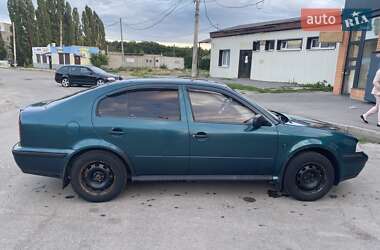 Ліфтбек Skoda Octavia 1998 в 