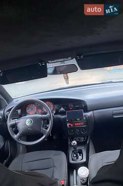 Ліфтбек Skoda Octavia 1998 в 
