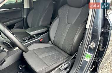 Ліфтбек Skoda Octavia 2021 в 