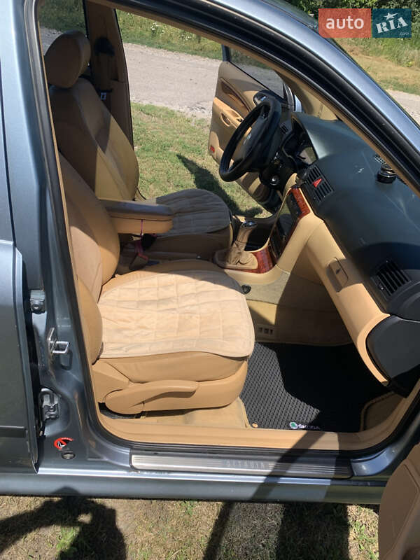 Лифтбек Skoda Octavia 2002 в Борисполе