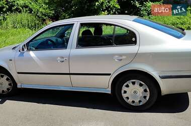 Лифтбек Skoda Octavia 2001 в 