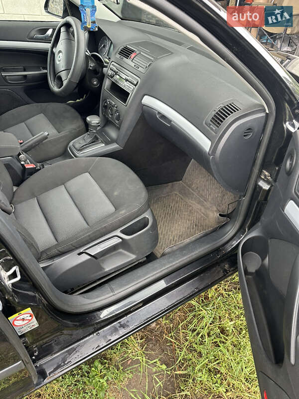 Универсал Skoda Octavia 2007 в Новых Санжарах