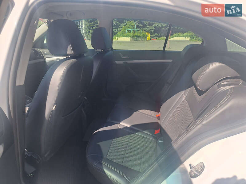 Лифтбек Skoda Octavia 2012 в Кривом Роге