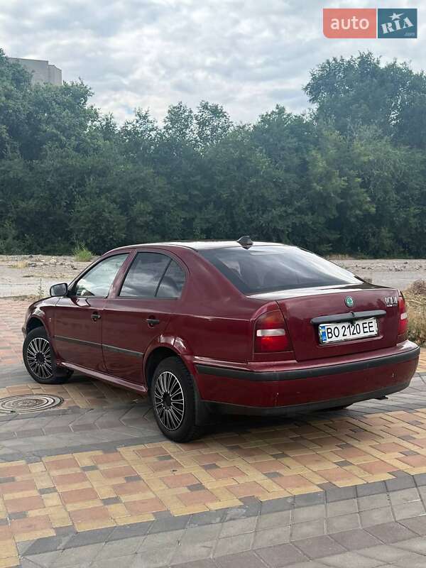 Ліфтбек Skoda Octavia 1999 в Запоріжжі