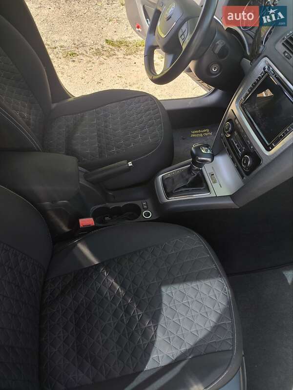 Універсал Skoda Octavia 2011 в Києві фото 8 Універсал Skoda Octavia 2011 в Києві