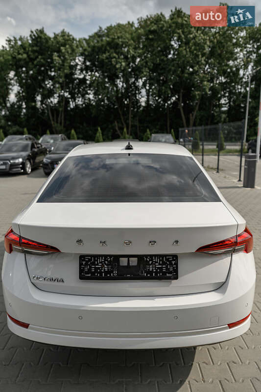 Лифтбек Skoda Octavia 2021 в Львове