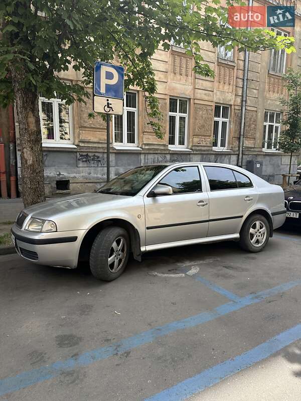 Лифтбек Skoda Octavia 2004 в Львове