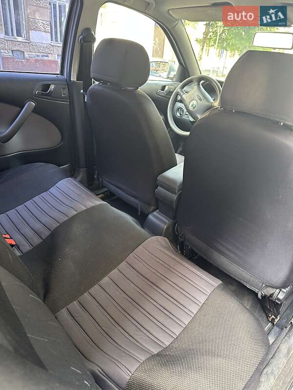 Лифтбек Skoda Octavia 2004 в Львове