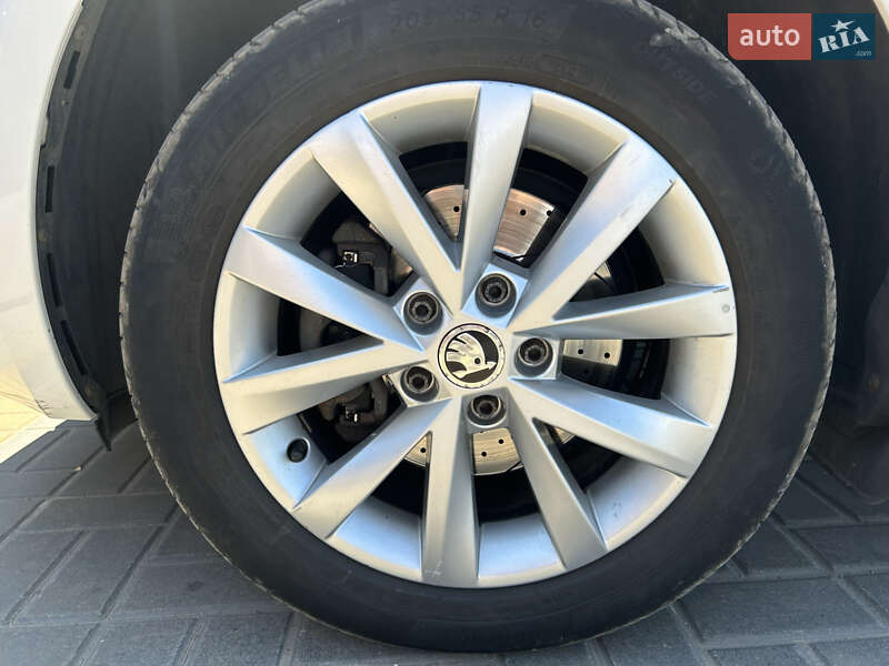 Лифтбек Skoda Octavia 2017 в Кропивницком