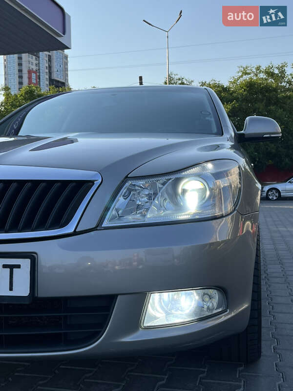 Лифтбек Skoda Octavia 2009 в Одессе