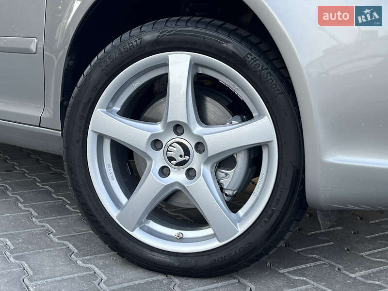 Лифтбек Skoda Octavia 2009 в Одессе