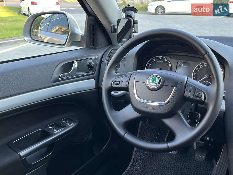 Лифтбек Skoda Octavia 2009 в Одессе