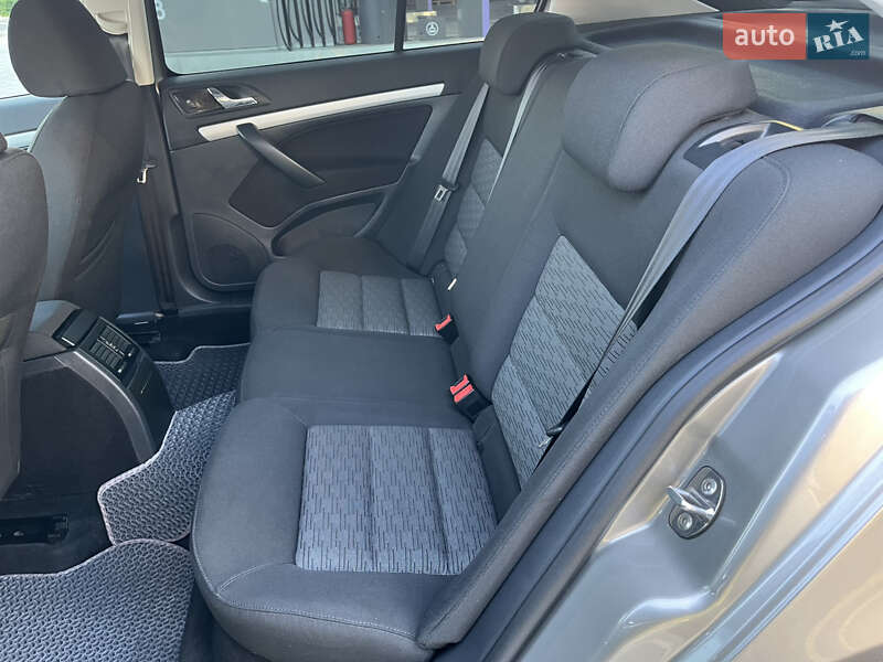Лифтбек Skoda Octavia 2009 в Одессе
