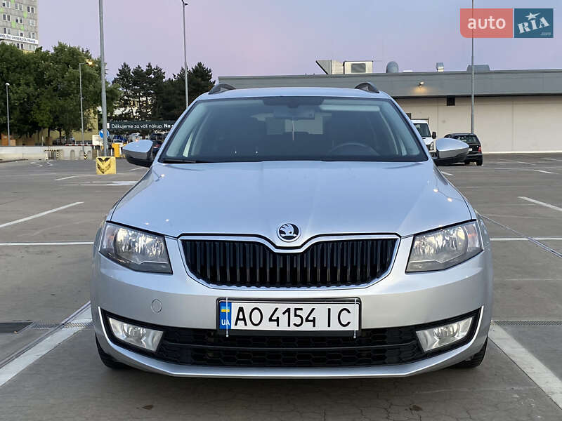 Універсал Skoda Octavia 2015 в Ужгороді