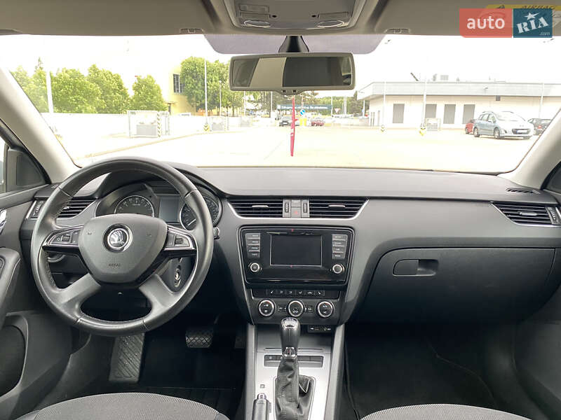 Універсал Skoda Octavia 2015 в Ужгороді
