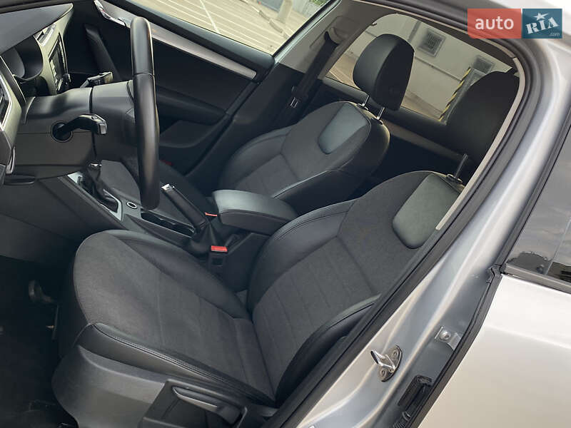 Універсал Skoda Octavia 2015 в Ужгороді