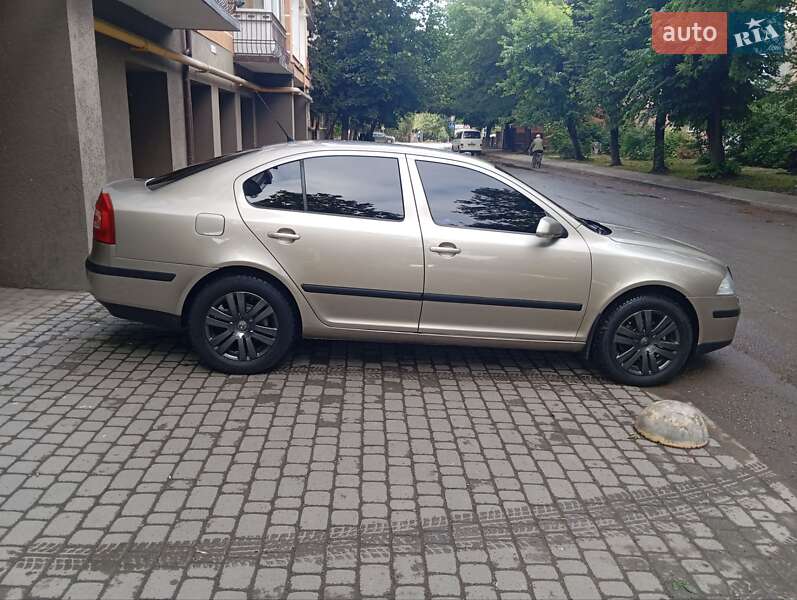 Лифтбек Skoda Octavia 2004 в Ивано-Франковске