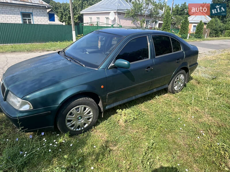 Лифтбек Skoda Octavia 1999 в 