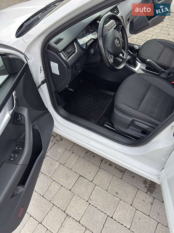 Лифтбек Skoda Octavia 2018 в Ужгороде