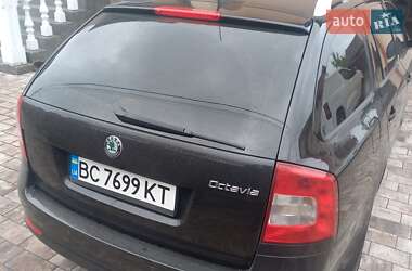 Универсал Skoda Octavia 2010 в 