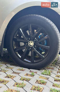 Лифтбек Skoda Octavia 2013 в 
