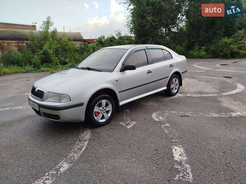 Лифтбек Skoda Octavia 2004 в Конотопе