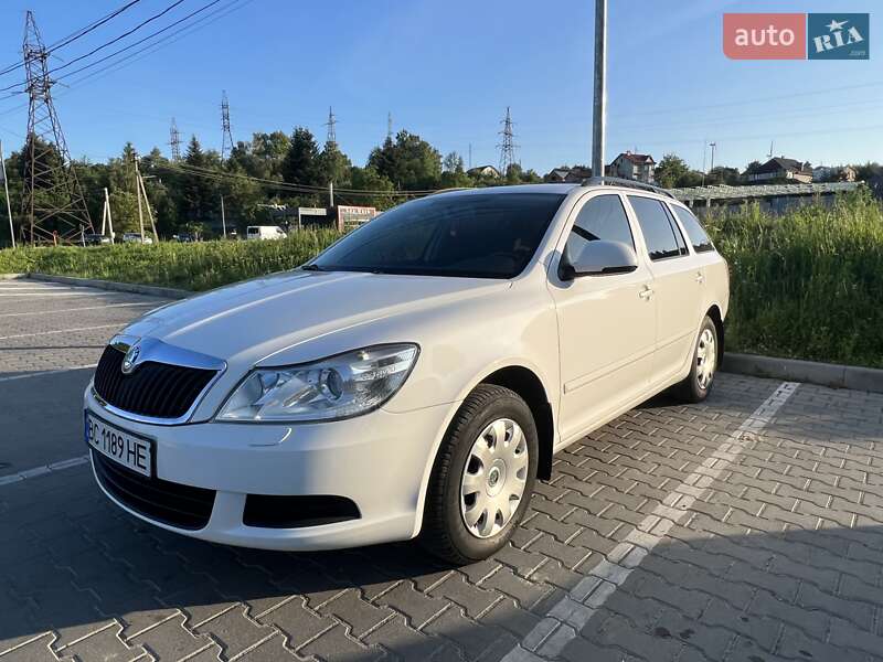 Универсал Skoda Octavia 2012 в Самборе