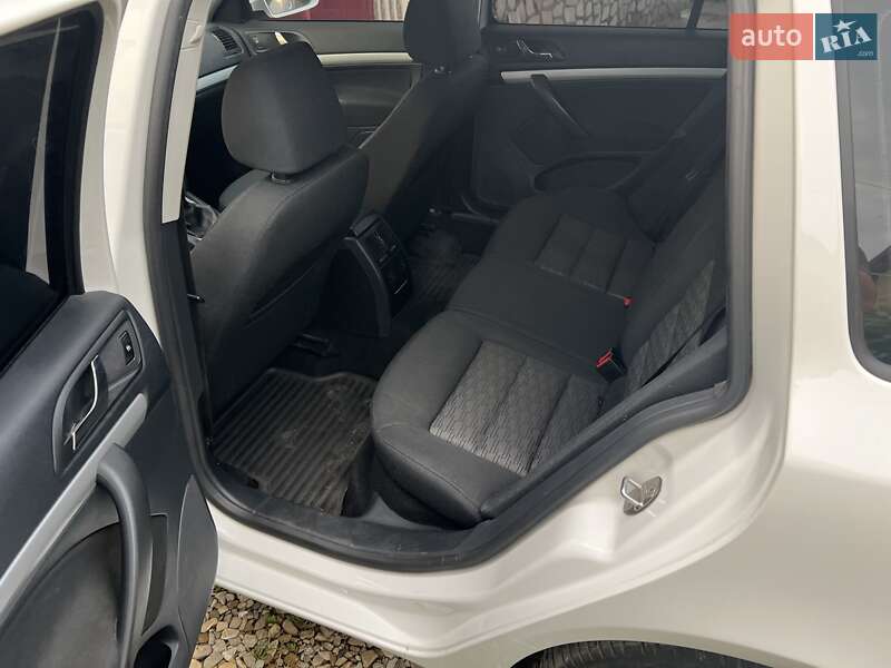 Универсал Skoda Octavia 2012 в Самборе