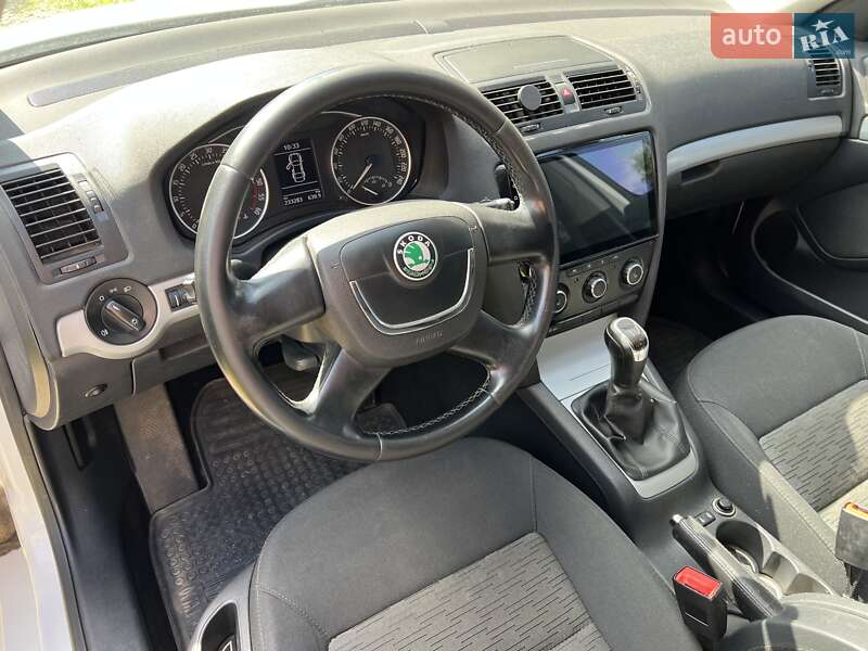 Универсал Skoda Octavia 2012 в Самборе