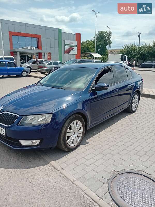 Лифтбек Skoda Octavia 2015 в Ужгороде