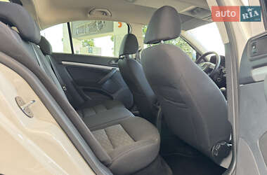Лифтбек Skoda Octavia 2012 в 