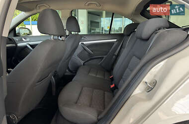 Лифтбек Skoda Octavia 2012 в 