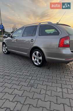 Универсал Skoda Octavia 2010 в 