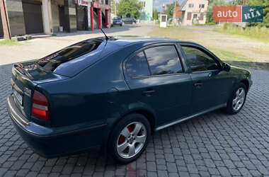 Лифтбек Skoda Octavia 1998 в 