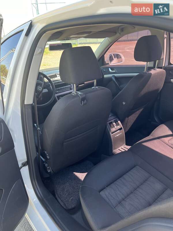 Лифтбек Skoda Octavia 2011 в Киеве