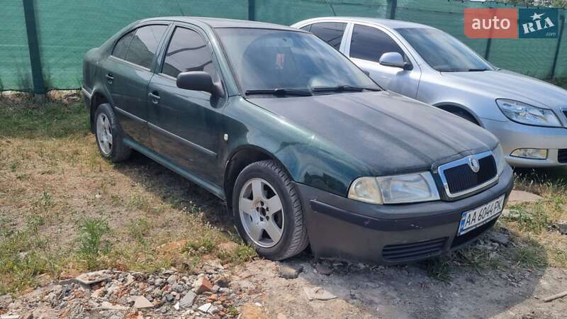 Лифтбек Skoda Octavia 2001 в 