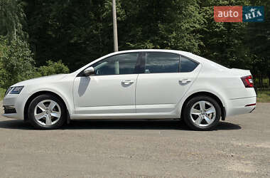 Ліфтбек Skoda Octavia 2019 в 