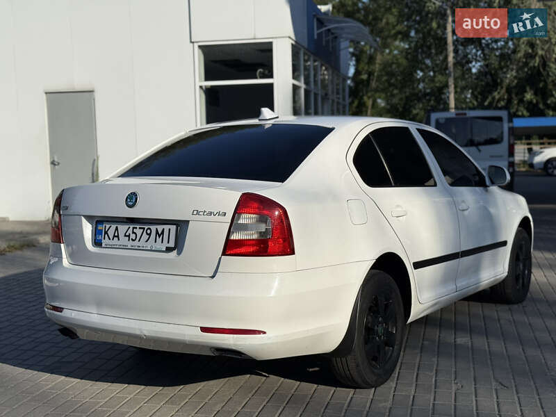 Ліфтбек Skoda Octavia 2010 в Дніпрі